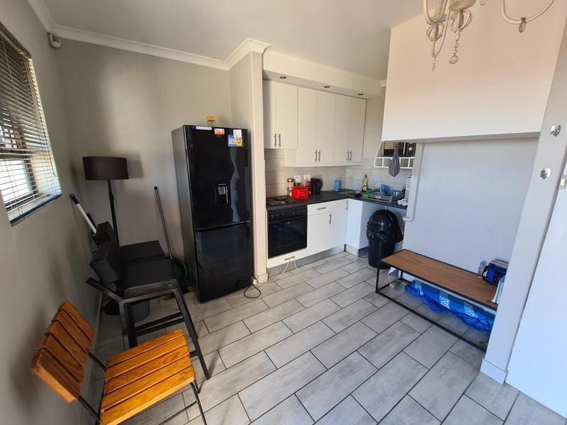 To Let 1 Bedroom Property for Rent in Loevenstein Western Cape